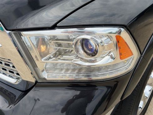 Used 2018 RAM 1500 Laramie AWD/4WD image 19