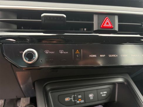 New 2025 Kia K5 LXS image 26