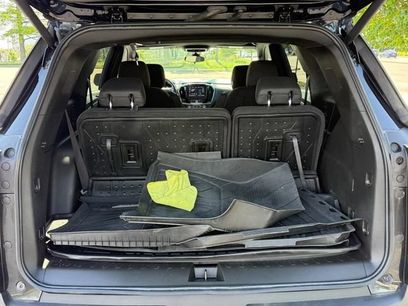 Used 2023 Chevrolet Traverse LT