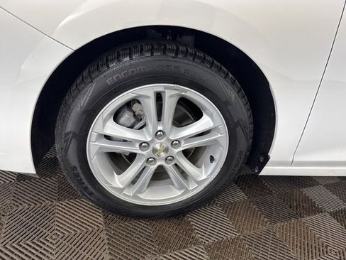 Used 2018 Chevrolet Cruze LT w/ Convenience Package image 26