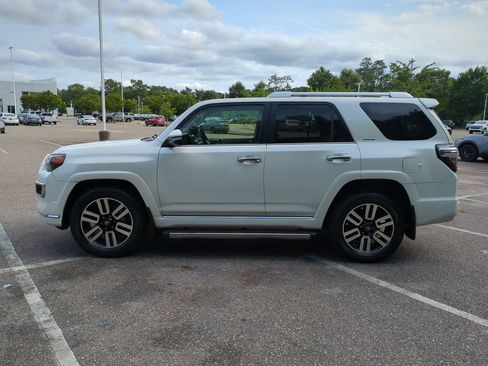 Used 2016 Toyota 4Runner Limited w/ Four Season Floor Mat Package AWD/4WD image 7