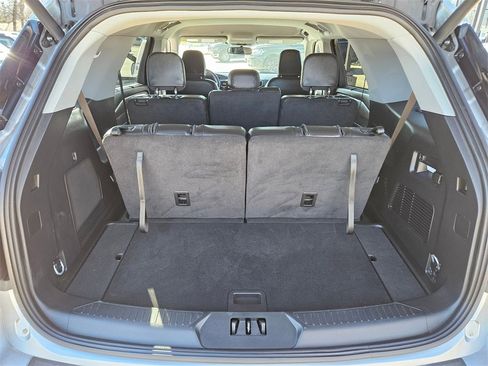 Used 2023 Ford Explorer Limited image 24