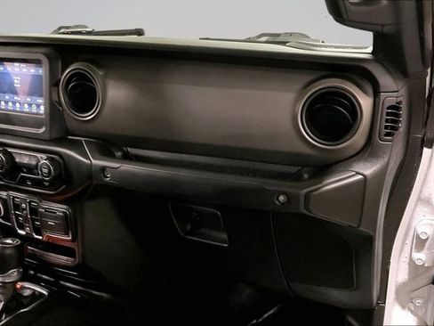 Used 2022 Jeep Gladiator Sport image 17