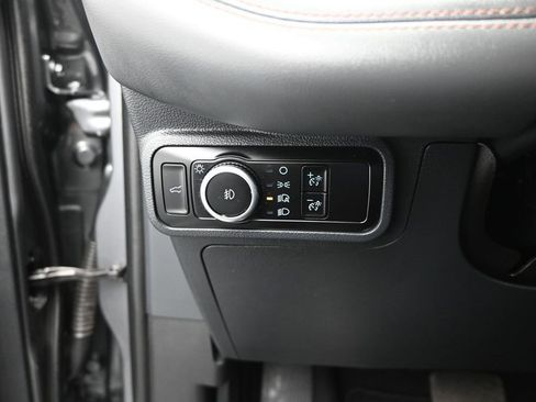Used 2025 Ford Explorer Active w/ Active Comfort Package RWD image 13