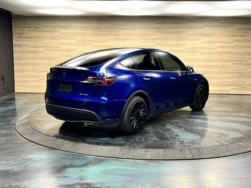 Used 2025 Tesla Model Y Long Range AWD/4WD image 15