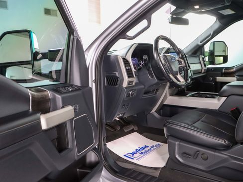 Used 2022 Ford F250 Lariat w/ Lariat Ultimate Package image 3