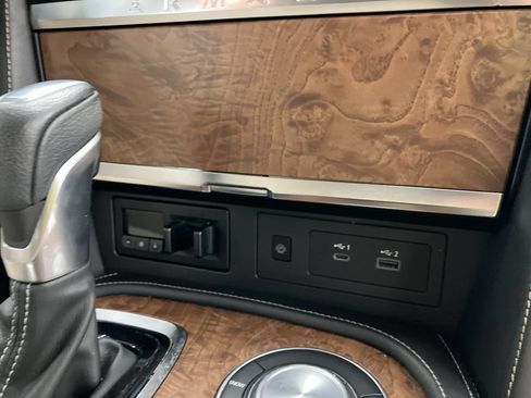 Used 2022 Nissan Armada SL w/ Captain's Chairs Package RWD image 15