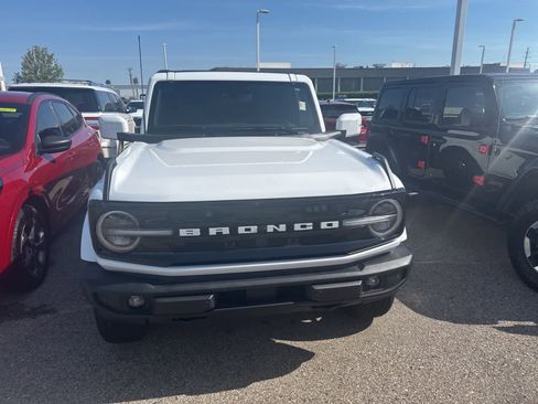 Used 2023 Ford Bronco Outer Banks AWD/4WD image 4
