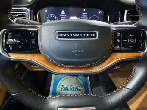 Used 2022 Jeep Grand Wagoneer Series III w/ Flexible Seating Group image 20
