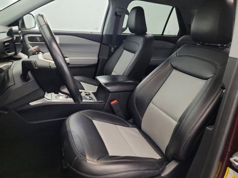 Used 2022 Ford Explorer XLT w/ Equipment Group 202A image 17