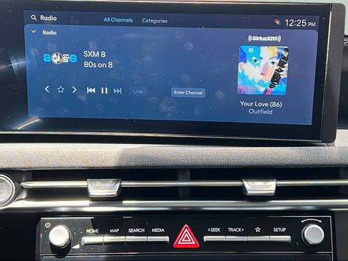 Used 2025 Hyundai Tucson Limited FWD image 17