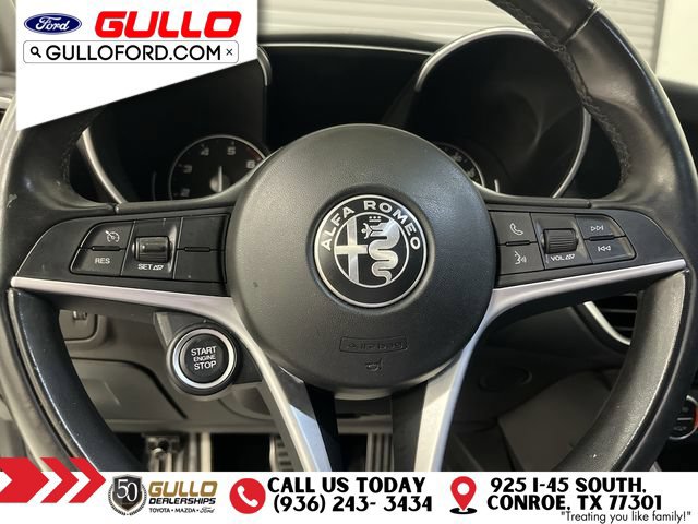 Used 2019 Alfa Romeo Giulia Ti w/ Quick Order Package 22X Lusso AWD/4WD image 23