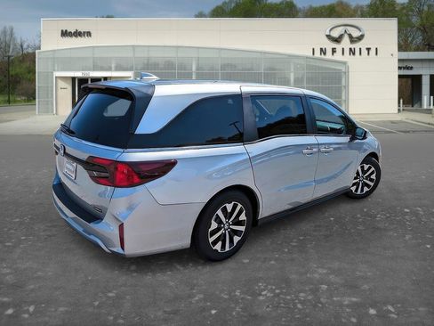 Used 2025 Honda Odyssey EX-L image 4