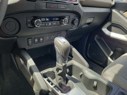 Used 2022 Nissan Frontier SV RWD image 27