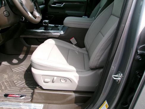 New 2026 Chevrolet Silverado 1500 LTZ w/ LTZ Premium Package image 12