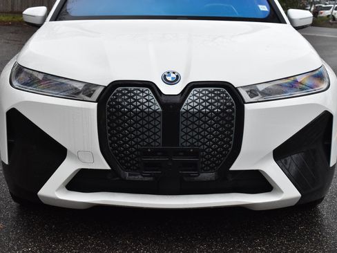 Used 2022 BMW iX xDrive50 w/ Premium Package image 14