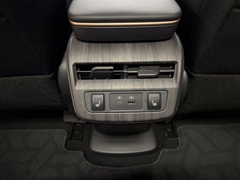 Used 2023 Nissan Ariya AWD image 20