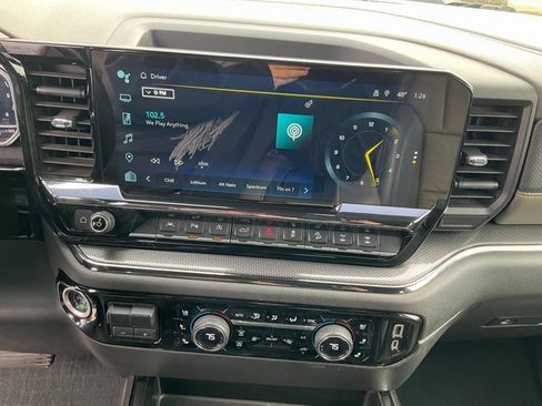 Used 2022 Chevrolet Silverado 1500 ZR2 image 14