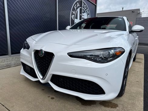 Used 2022 Alfa Romeo Giulia Ti AWD/4WD image 18