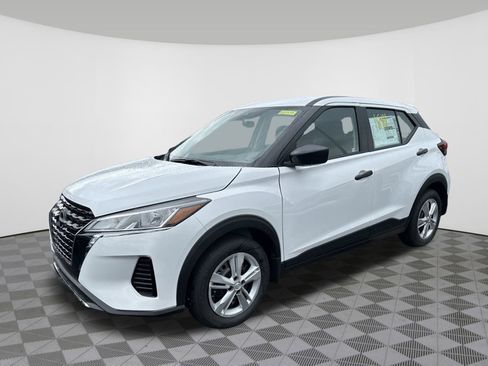 Used 2025 Nissan Kicks Play S w/ Interior Electronics Package image 11