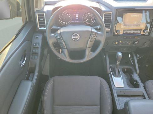 Used 2024 Nissan Frontier SV image 15