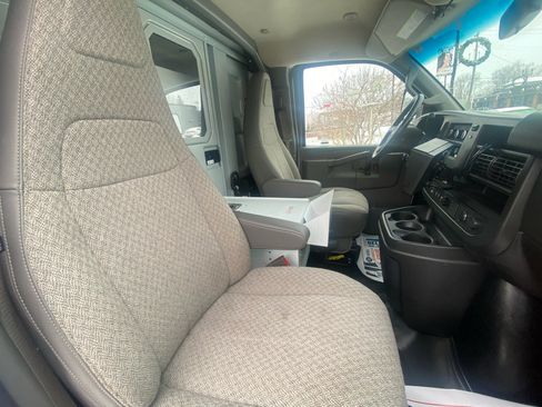 Used 2021 Chevrolet Express 3500 w/ Power Convenience Package image 22