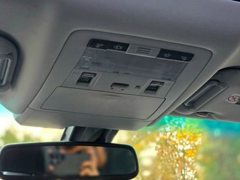 Used 2011 Lexus HS 250h image 24