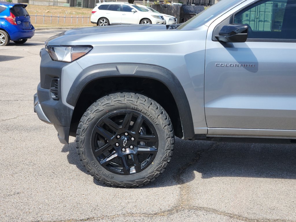 Used 2024 Chevrolet Colorado Trail Boss w/ Advanced Trailering Package AWD/4WD image 4