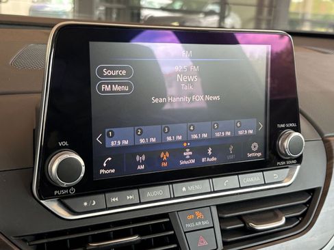 Used 2025 Nissan Altima 2.5 SV FWD image 20