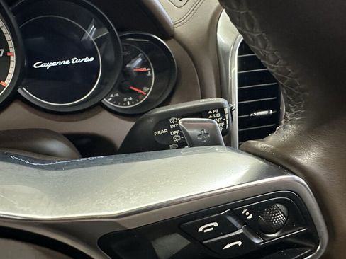 Used 2015 Porsche Cayenne Turbo w/ Premium Plus Package AWD/4WD image 33