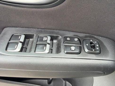 Used 2017 Kia Soul FWD image 16