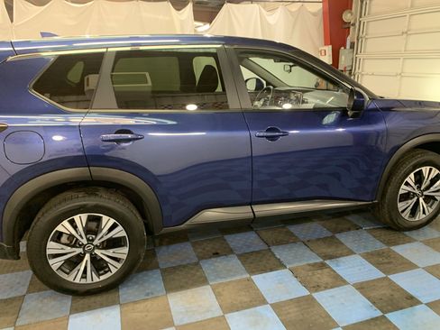 Used 2023 Nissan Rogue SV image 6