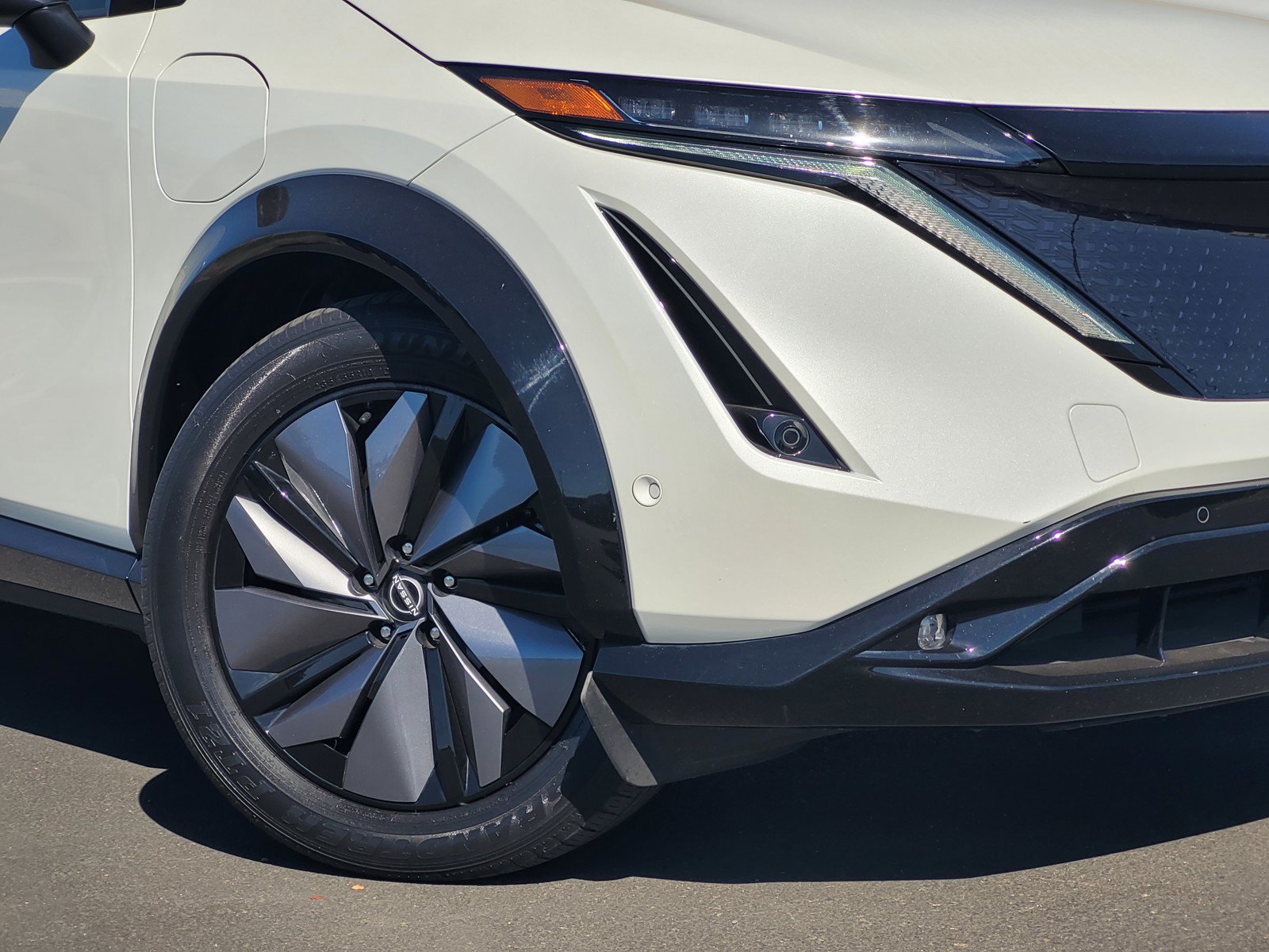 Certified 2023 Nissan Ariya AWD/4WD image 3
