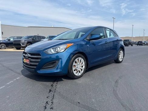 Used 2016 Hyundai Elantra GT FWD image 3