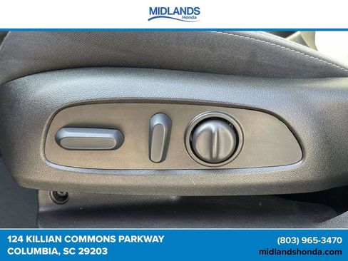 Used 2023 Chevrolet Equinox LT FWD image 16