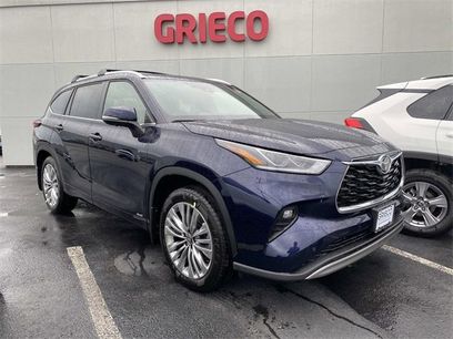 New 2025 Toyota Highlander Platinum