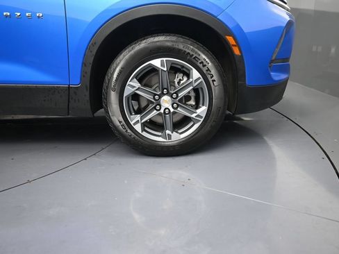 Used 2025 Chevrolet Blazer LT AWD/4WD image 5
