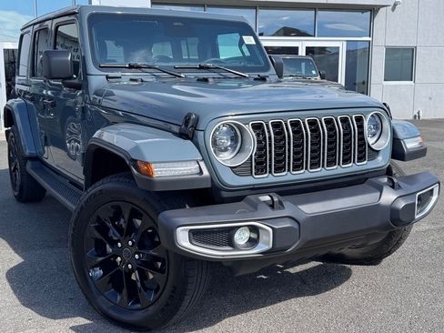 Certified 2025 Jeep Wrangler Unlimited Sahara image 1