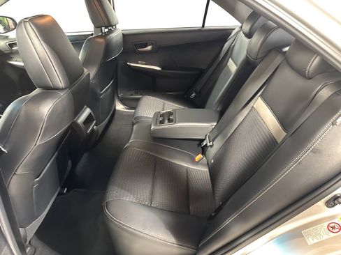 Used 2012 Toyota Camry SE FWD image 5