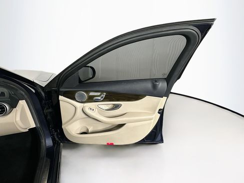 Used 2018 Mercedes-Benz C 300 4MATIC Sedan image 31