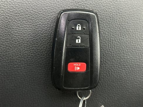 Used 2022 Toyota RAV4 XLE w/ XLE Grade Weather Package AWD/4WD image 21