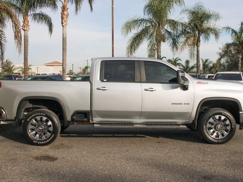 Used 2021 Chevrolet Silverado 3500 LT w/ Convenience Package image 11