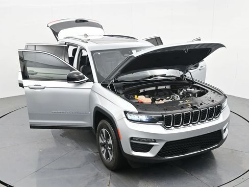 Used 2023 Jeep Grand Cherokee 4WD 4xe image 38