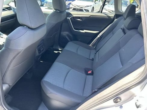 Used 2025 Toyota RAV4 XLE AWD/4WD image 19