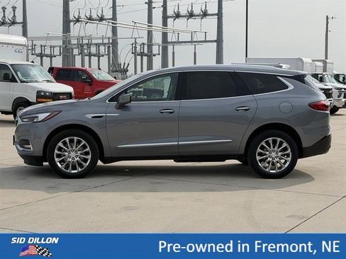 Used 2021 Buick Enclave Premium w/ Sun and Sites Package AWD/4WD image 9