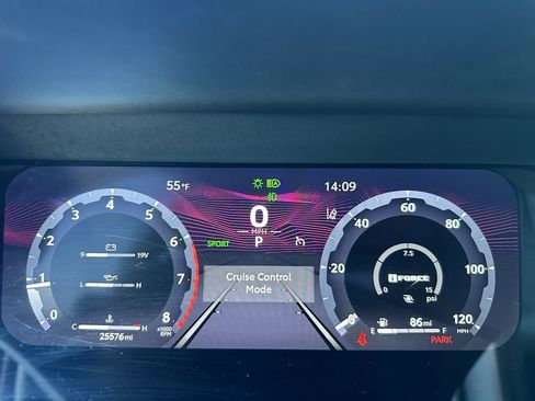 Used 2024 Toyota Tacoma TRD Off-Road image 10