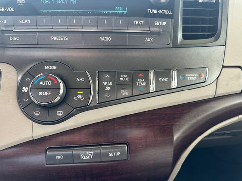 Used 2011 Toyota Sienna XLE FWD image 33