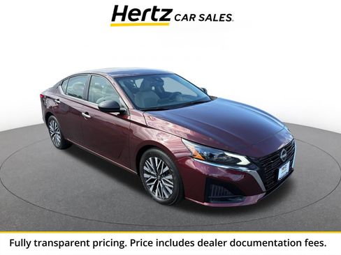 Used 2025 Nissan Altima 2.5 SV FWD image 1