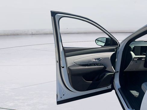 New 2026 Hyundai Tucson Limited FWD image 18