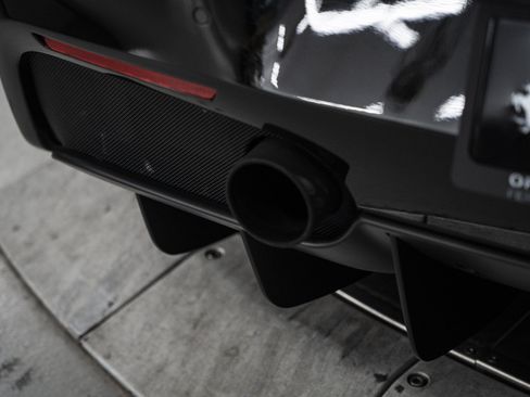 Used 2016 Ferrari 488 Spider RWD image 18